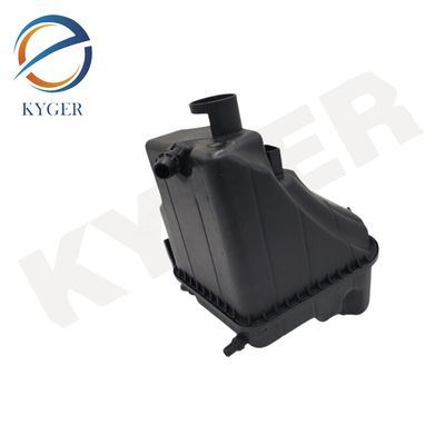 주문 17138677649 엔진 부품 냉각 시스템 냉각 용액 확장 탱크 탱크 1713 8677 649 BMW F30 F80 F21 F32 F82 F33 F83 F36 온라인 제조